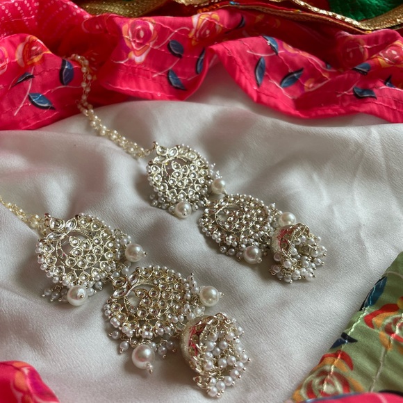 Gold & White Earrings (jhumka with sahara) - Picture 7 of 7